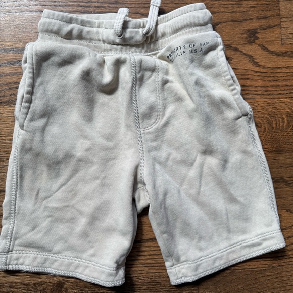 Cat & Jack and Gap Kids Shorts Trio - Nantucket Red, Cream, Tan - Picture 4 of 12